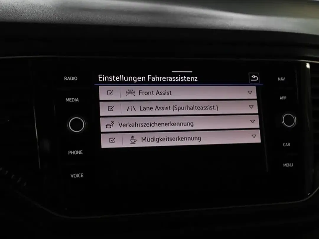 Volkswagen T-Roc - Thumbnail 7