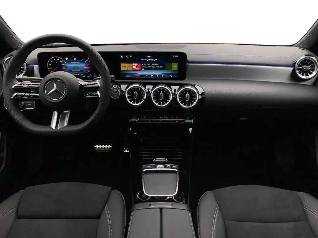 Mercedes-Benz CLA 220 - Thumbnail 4
